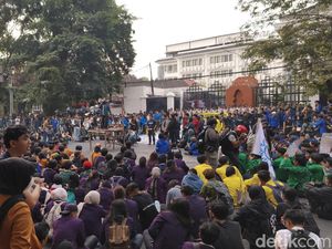 Demo di DPRD Jabar, BEM SI Sampaikan 7 Tuntutan