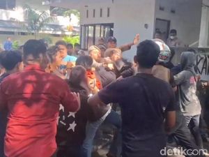Demo Depan Kantor DPRD Makassar Ricuh, Pendemo Ngaku Dipukul Oknum Satpol PP