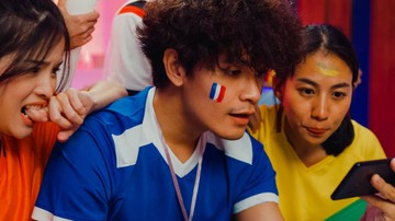3 Cara Nonton &amp; Ramein Pesta Bola Dunia, Bisa Dapat Hadiah Miliaran!