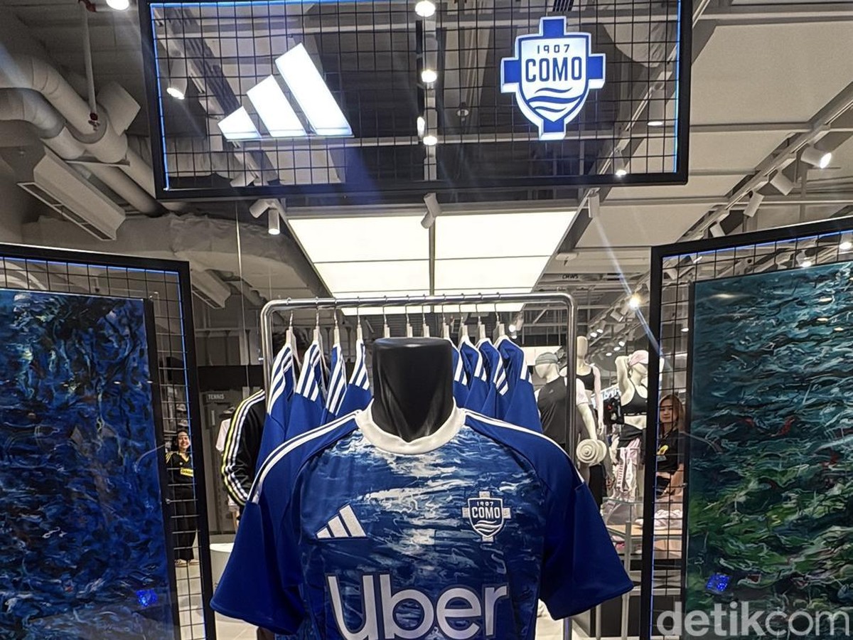 Jersey Como hadir di Indonesia mulai pertengahan tahun ini. (Resha Pratama/detikSport)