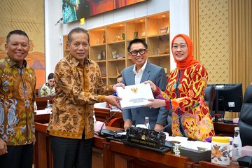 Rapat Dengan DPR, Menkop Tekankan Poin Penting RUU Perkoperasian
