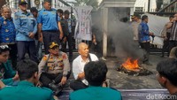 Waket DPRD Sumut Temui Massa Mahasiswa, Janji Sampaikan Tuntutan ke Pusat