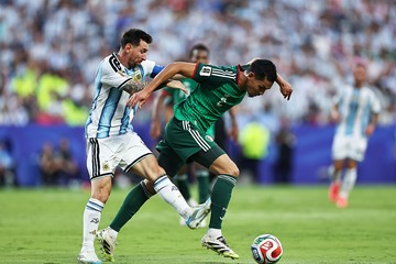Kontroversi Messi Lolos dari Kartu Merah