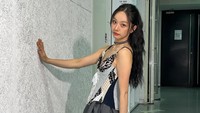 Hyeri Alami Malafungsi Busana Saat Fan Meeting, Tali Baju Melorot Jadi Sorotan