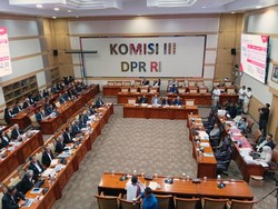 KPK Minta Tambah Anggaran 2027 Rp 726 M, Sahroni: Ajuin Rp 5 T Tanggung