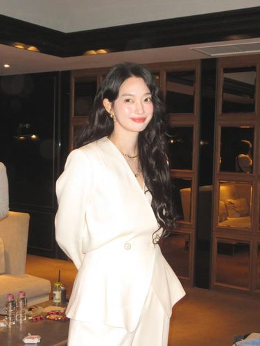 Shin Min Ah untuk premiere film The Eyes