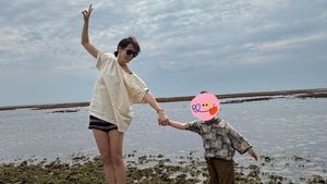 Family Goals! Son Ye Jin Pamer Foto Liburan Bareng Anaknya dan Hyun Bin