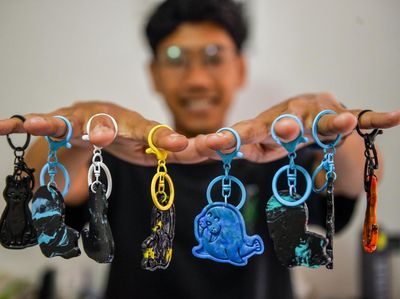 Kreativitas Ubah Sampah Plastik Jadi Cuan