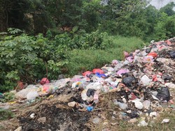 Sampah Numpuk di Pinggir Jalan Serang, Warga Khawatir Bikin Penyakit