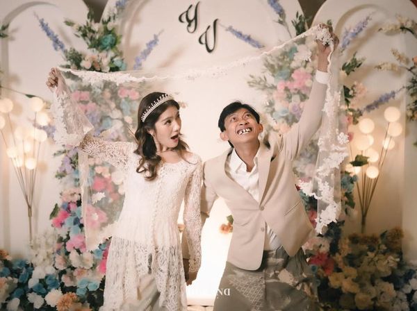 Perasaan Vini Caroline Setahun Nikah dengan Yono Bakrie