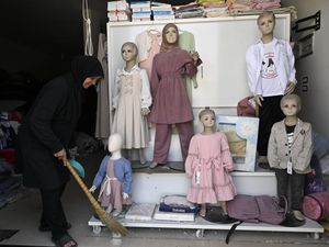 Warga Lebanon Kembali ke Kampung Halaman di Selatan Lebanon