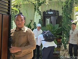 Momen Didit Cium Tangan Jokowi Pamitan Usai Bertemu di Solo