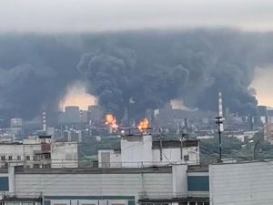 Serangan Drone Terbesar Ukraina Hantam Moskow, Kilang Minyak Terbakar