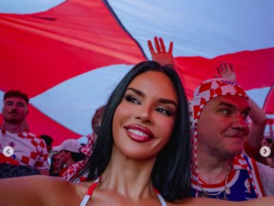 Gaya Seksi Miss Kroasia yang Kembali Bikin Heboh di Piala Dunia 2026