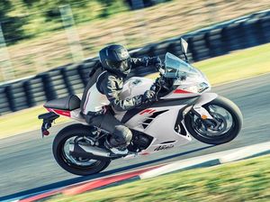 Potret Kawasaki Ninja 250 FI Jadul yang Dihidupkan Lagi