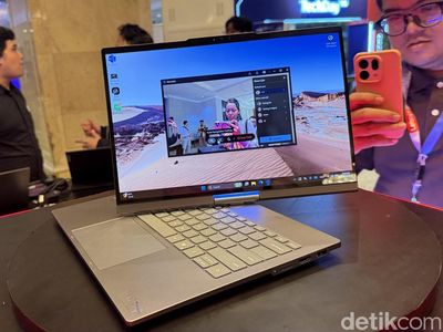 Unik! Laptop Lenovo Bisa Geleng-geleng Sendiri Ikuti Pengguna