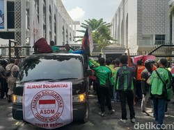 Ojol Demo di Kantor DPRD Sumut, Dorong Realisasi Potongan Aplikator 8%