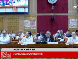 DPR Sepakati Usulan Tambah Anggaran Kemdiktisaintek Rp 17,18 Triliun
