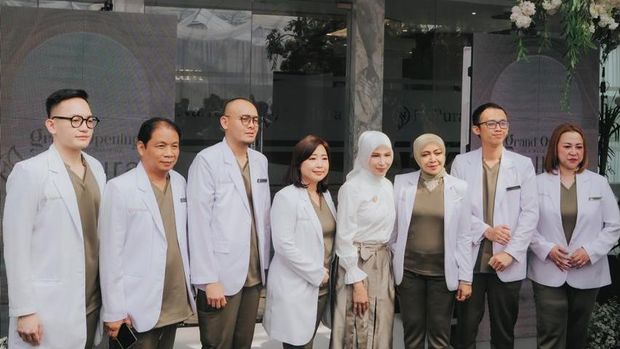 Jajaran dokter saat grand opening Nallura.