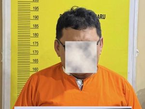 Pemerasan Modus Take Down Berita, Ketua LSM di Pekanbaru Ditahan