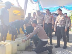 HUT Bhayangkara ke-80, Polresta Sidoarjo Salurkan Sembako hingga Air Bersih