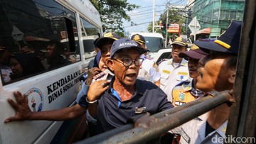 Razia Jukir Liar, Trotoar dan Jalan Dikembalikan ke Fungsinya