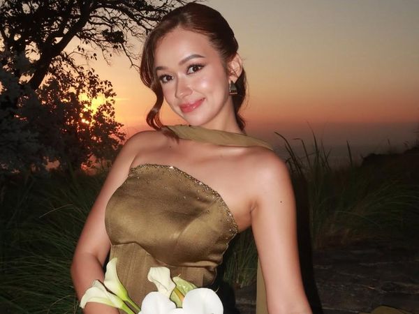 Dari Siang hingga Senja, Pesona Anggun Rebecca Klopper Gak Hilang