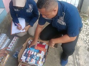 Satpol PP-Bea Cukai Razia Warung di Kota Bogor, Sita Ribuan Rokok Ilegal