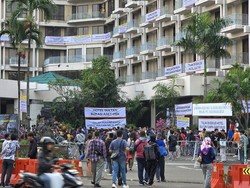 Situasi Terkini di Hotel Sultan, Simpatisan Tolak Pelaksanaan Eksekusi