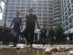 Eksekusi Hotel Sultan Dimulai, Bagaimana Nasib Ribuan Pekerjanya?