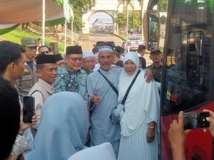 Wabup OKU Sambut 228 Jemaah Haji yang Pulang dari Tanah Suci