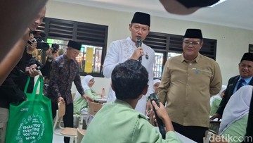 Menko AHY Cek Progres Rehabilitasi MTs di Bogor yang Sempat Ambruk
