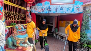 Sambut Hari Bhayangkara, Polisi Sidoarjo Bakti Religi di Kelenteng-Gereja