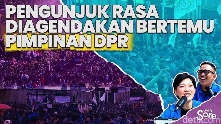 Video: Demonstran Gabungan dari Trisakti dan Esa Unggul Orasi di Depan DPR