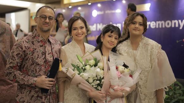 Ersa Mayori Bahagia Talullah Lulus SMA-Kuliah Sesuai Impian