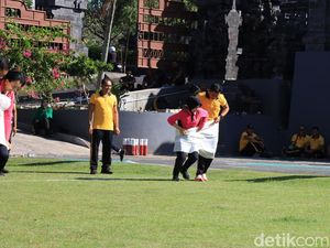 Polres Gianyar Gelar Balap Karung hingga Tarik Tambang Sambut Hari Bhayangkara
