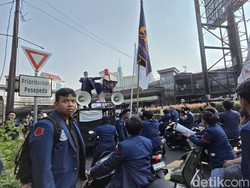 Hendak Demo, Mahasiswa Trisakti Konvoi Menuju Gedung DPR