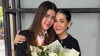 Air Mata Mieke Amalia, Kayra Miendra Lulus Sidang Kuliah