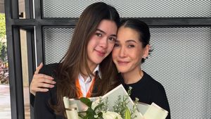 Air Mata Mieke Amalia, Kayra Miendra Lulus Sidang Kuliah