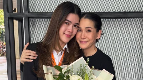 Air Mata Mieke Amalia, Kayra Miendra Lulus Sidang Kuliah
