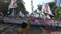 Potret Aksi Pedagang-Petani Dukung Program Prabowo di Jakarta
