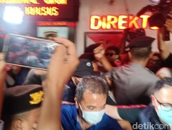 Penampakan Roy Suryo dan dr Tifa di Polda Metro Usai Ditangkap