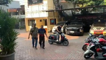 Sekuriti Mal di Jakbar Berbulan-bulan Nyolong Sembako karena Ketagihan Judol