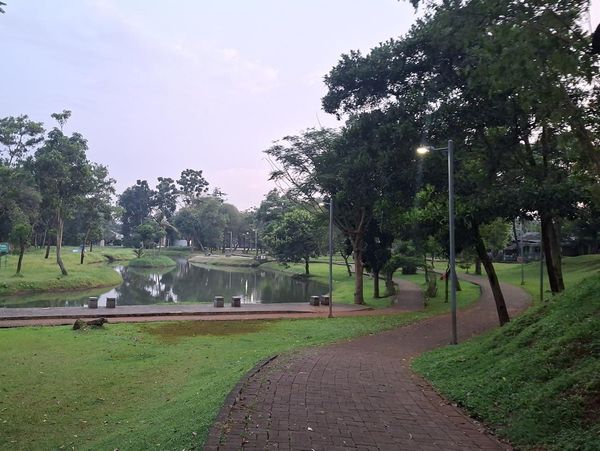 Potret Taman Cempaka, Oase Hijau buat Berakhir Pekan di Jakarta Timur