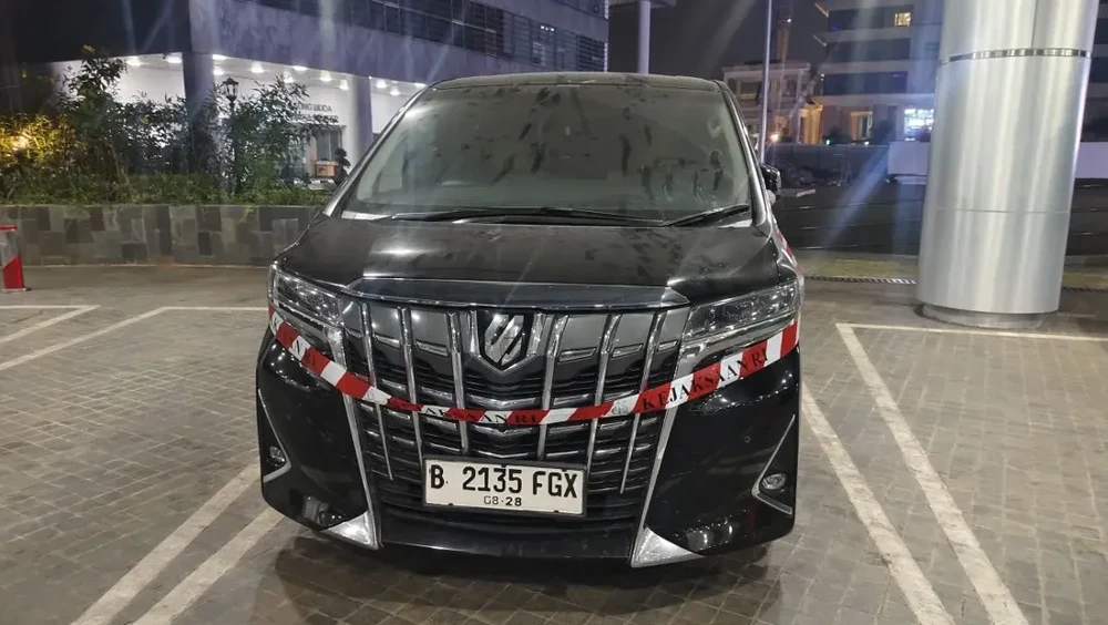 Alphard Mewah Tersangka Korupsi Disita