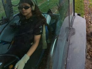 Viral Kisah Wanita Bogor Bergelar Sarjana Kerja Potong Rumput di New Zealand