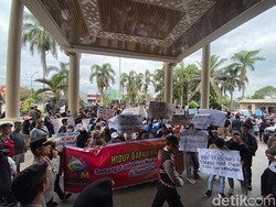 Ribuan Masyarakat Jember Gelar Aksi Damai Dukung Program MBG