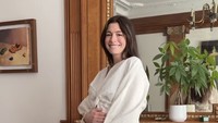 Kejutan! Anne Hathaway Hamil Anak Ketiga di Usia 43 Tahun