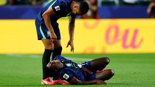 Soccer Football - FIFA World Cup 2026 - Group C - Brazil v Haiti - Philadelphia Stadium, Philadelphia, Pennsylvania, U.S. - June 19, 2026 Brazil's Vinicius Junior reacts after a challenge REUTERS/Mike Segar