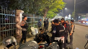 Brimob Bekuk 4 Remaja Mau Tawuran di Kramat Jati, Celurit Disita